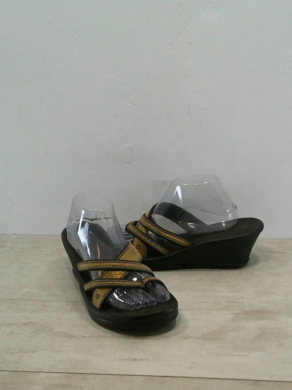 Skechers Cali Club Diamond Jubilee Wedge Criss-Cross Gold Bronze Sandals Size 10